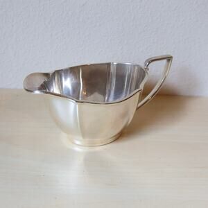 Barker Brothers Unity Plate Silver Creamer Art Deco Scalloped England EPNS AI